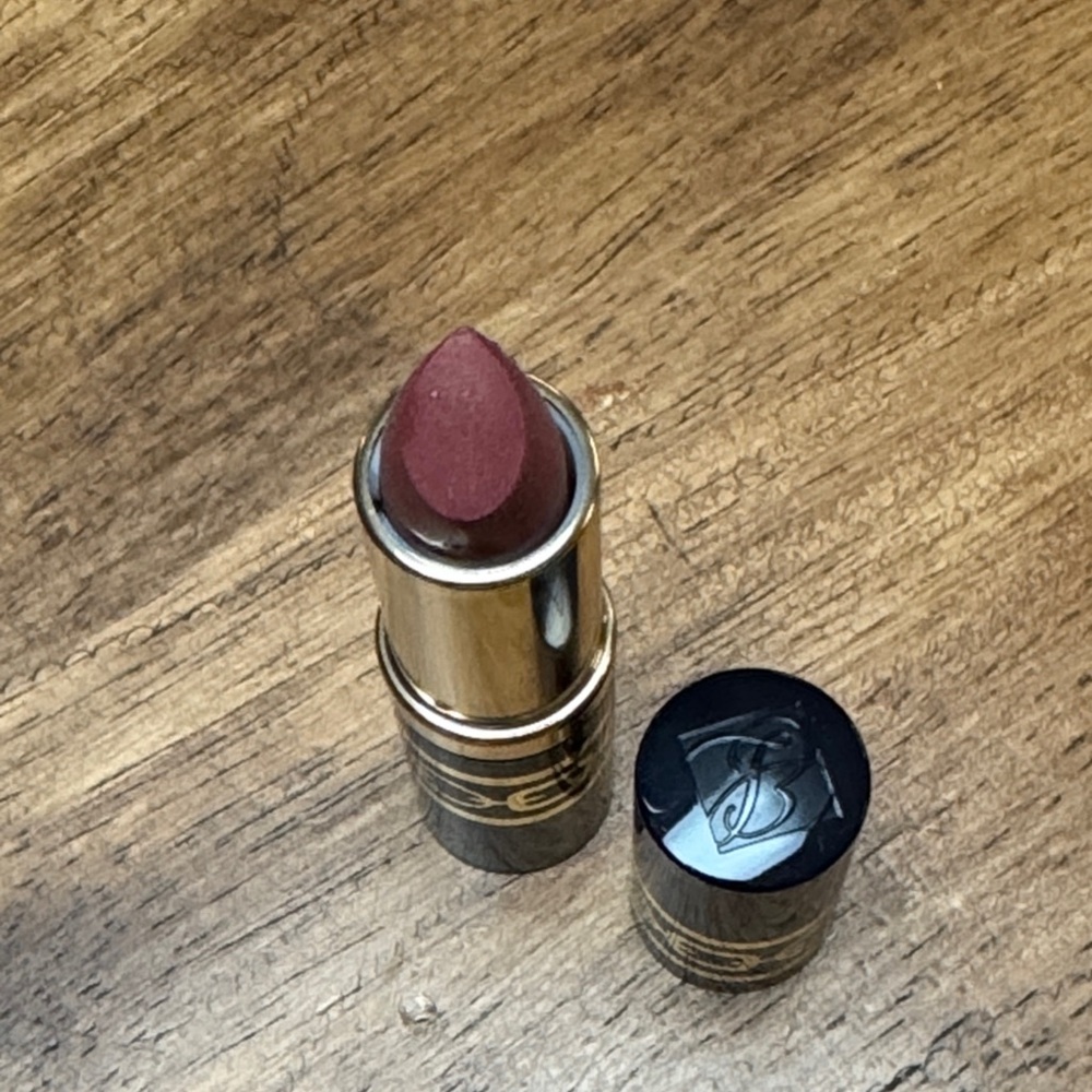 Estee Lauder Blush Set with Red and Pink Shades with lipstick and bag - Picture 12 of 15